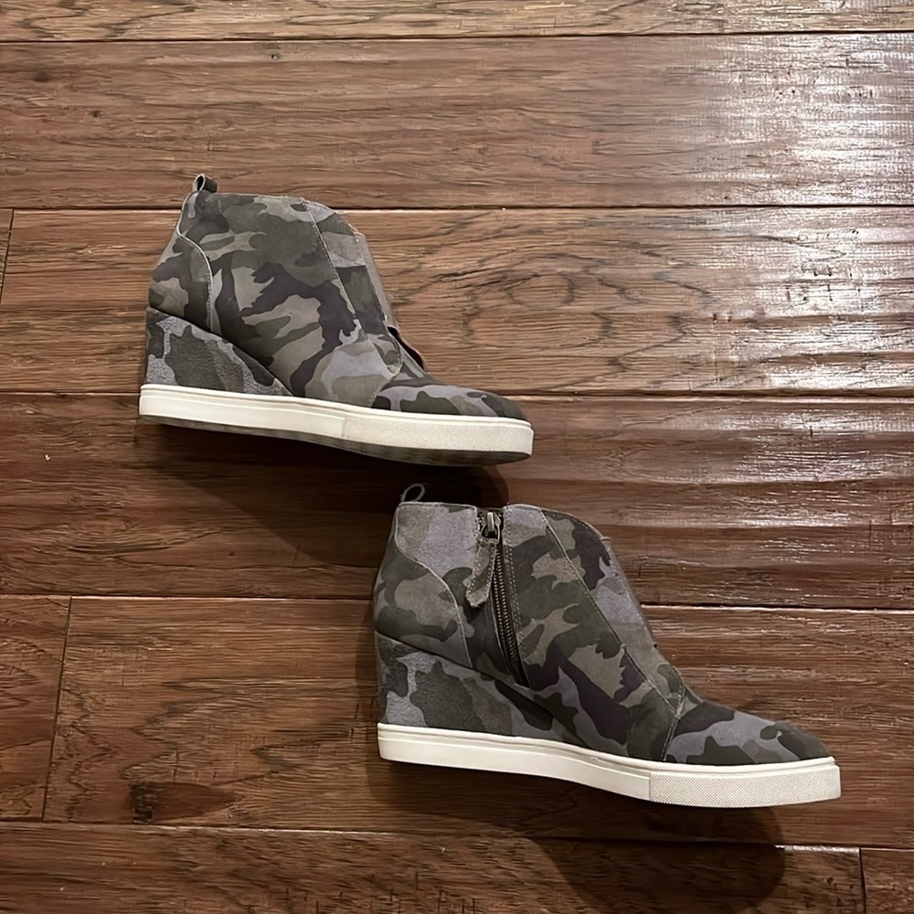 Linea Paola Camo Wedge Sneakers Size 7 - Picture 6 of 8